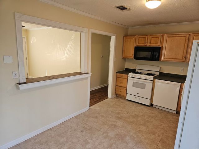 6220 Whitby Ln, North Little Rock, AR 72118