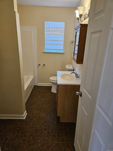 6220 Whitby Ln, North Little Rock, AR 72118