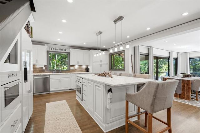 6680 Woodlake Drive, Flowery Branch, GA 30542