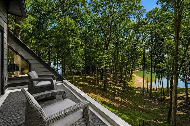 6680 Woodlake Drive, Flowery Branch, GA 30542