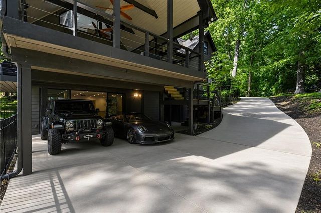 6680 Woodlake Drive, Flowery Branch, GA 30542