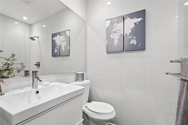 6680 Woodlake Drive, Flowery Branch, GA 30542