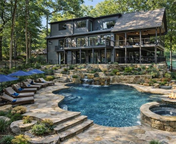 6680 Woodlake Drive, Flowery Branch, GA 30542