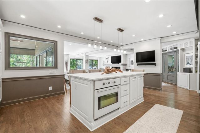 6680 Woodlake Drive, Flowery Branch, GA 30542
