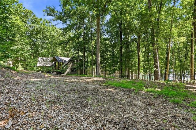 6680 Woodlake Drive, Flowery Branch, GA 30542