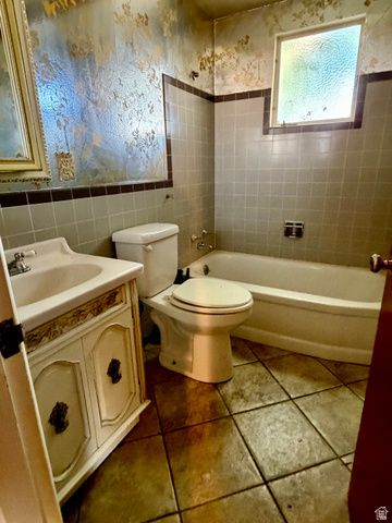 4220 S MACKAY ST, Taylorsville, UT 84123