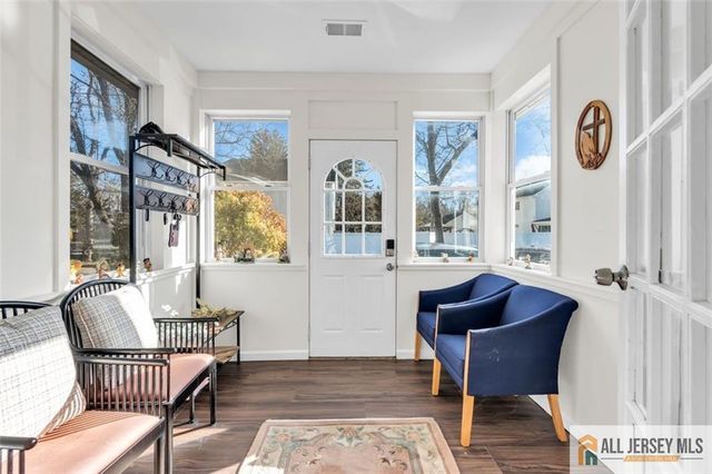 18 Avenue B, Helmetta, NJ 08828