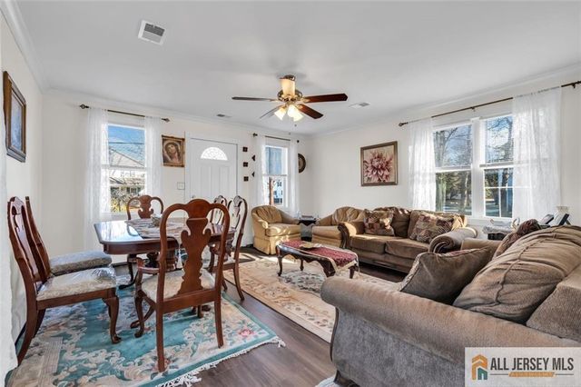 18 Avenue B, Helmetta, NJ 08828