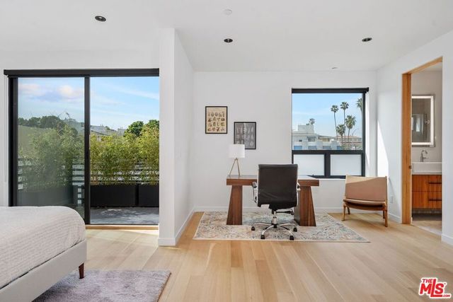 212 Bay Street 103, Santa Monica, CA 90405