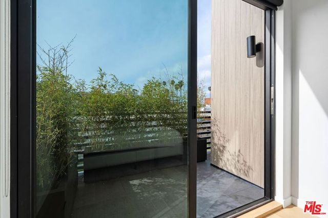 212 Bay Street 103, Santa Monica, CA 90405