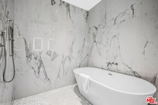 212 Bay Street 103, Santa Monica, CA 90405