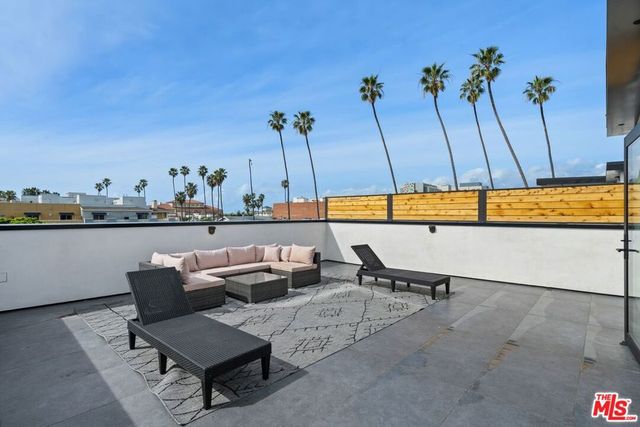 212 Bay Street 103, Santa Monica, CA 90405