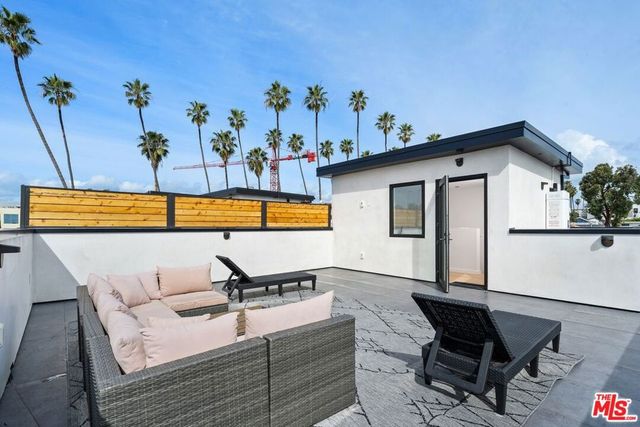 212 Bay Street 103, Santa Monica, CA 90405