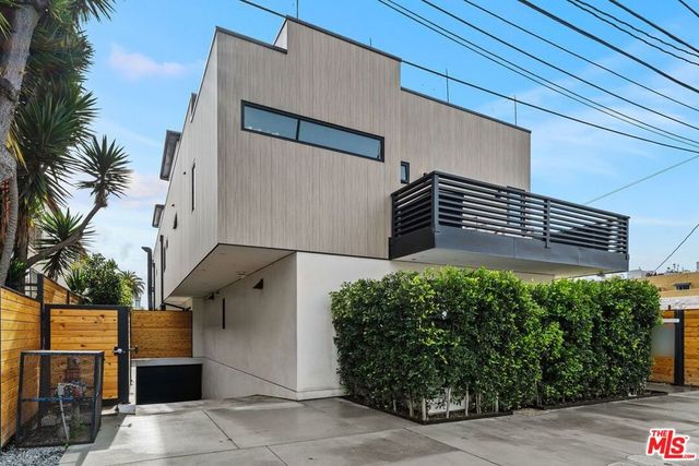 212 Bay Street 103, Santa Monica, CA 90405