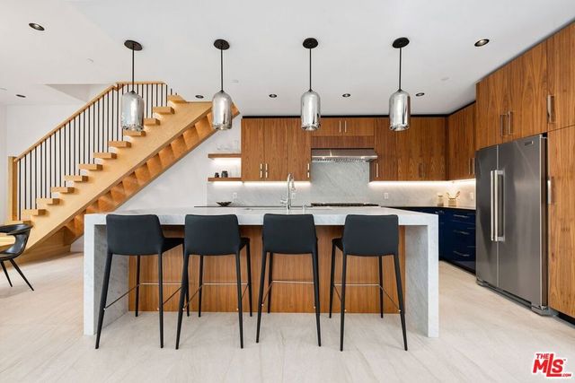 212 Bay Street 103, Santa Monica, CA 90405