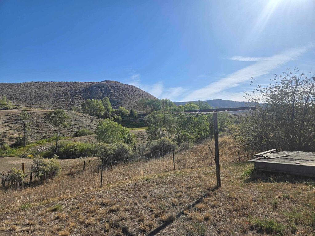 2212 Franklin St, Meeteetse, WY 82433 photo 2
