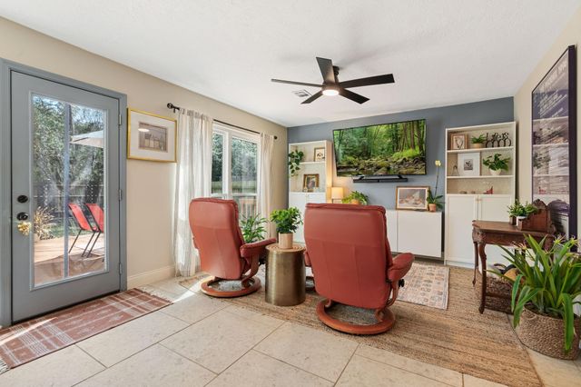 115 E Pathfinders Circle, The Woodlands, TX 77381