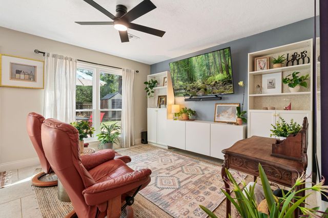 115 E Pathfinders Circle, The Woodlands, TX 77381