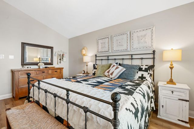 115 E Pathfinders Circle, The Woodlands, TX 77381