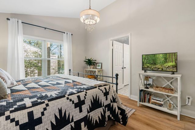 115 E Pathfinders Circle, The Woodlands, TX 77381