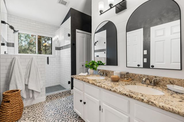 115 E Pathfinders Circle, The Woodlands, TX 77381