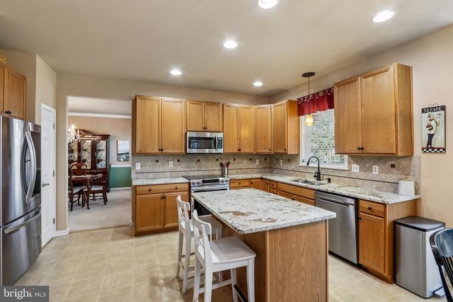 1406 MEADOW VIEW LN, Collegeville, PA 19426