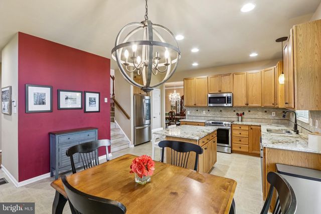 1406 MEADOW VIEW LN, Collegeville, PA 19426