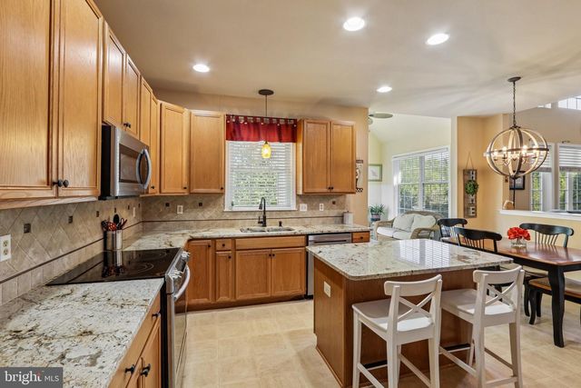 1406 MEADOW VIEW LN, Collegeville, PA 19426