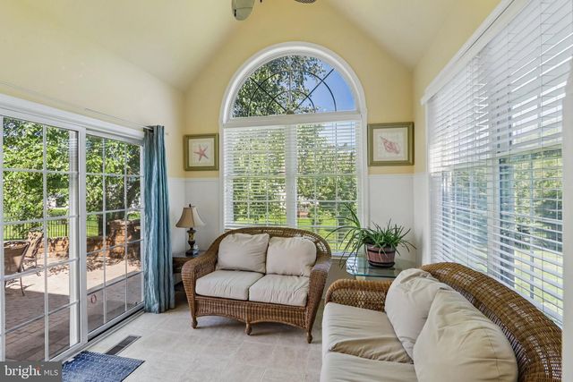 1406 MEADOW VIEW LN, Collegeville, PA 19426
