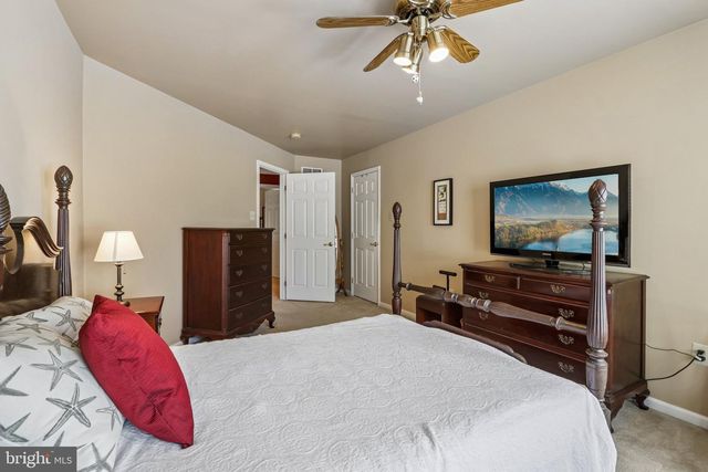 1406 MEADOW VIEW LN, Collegeville, PA 19426