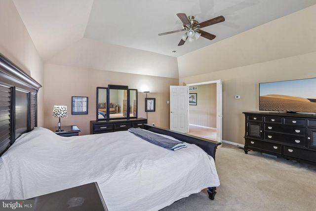 1406 MEADOW VIEW LN, Collegeville, PA 19426