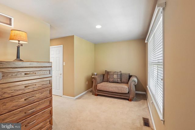 1406 MEADOW VIEW LN, Collegeville, PA 19426