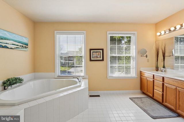 1406 MEADOW VIEW LN, Collegeville, PA 19426
