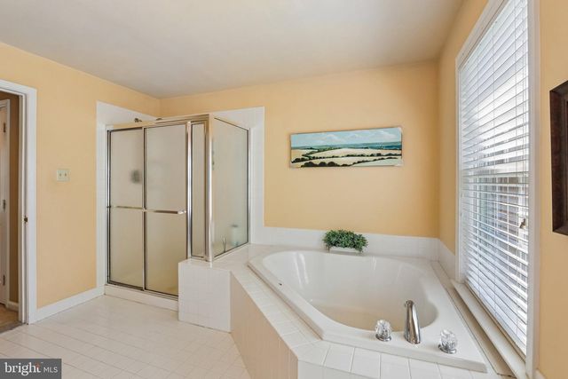 1406 MEADOW VIEW LN, Collegeville, PA 19426