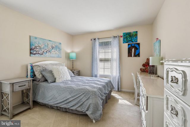 1406 MEADOW VIEW LN, Collegeville, PA 19426