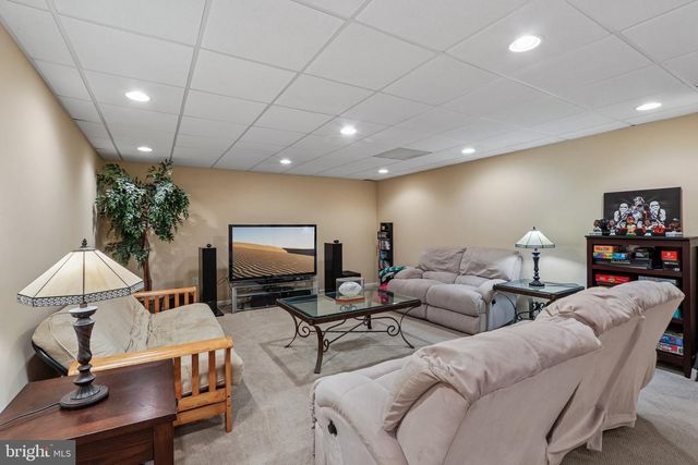 1406 MEADOW VIEW LN, Collegeville, PA 19426