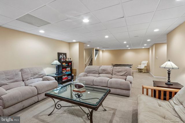 1406 MEADOW VIEW LN, Collegeville, PA 19426