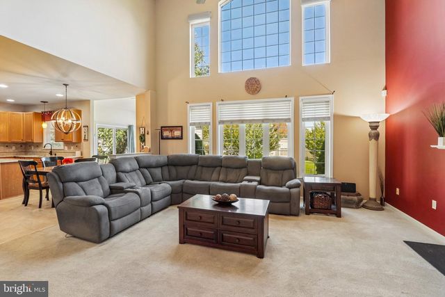 1406 MEADOW VIEW LN, Collegeville, PA 19426