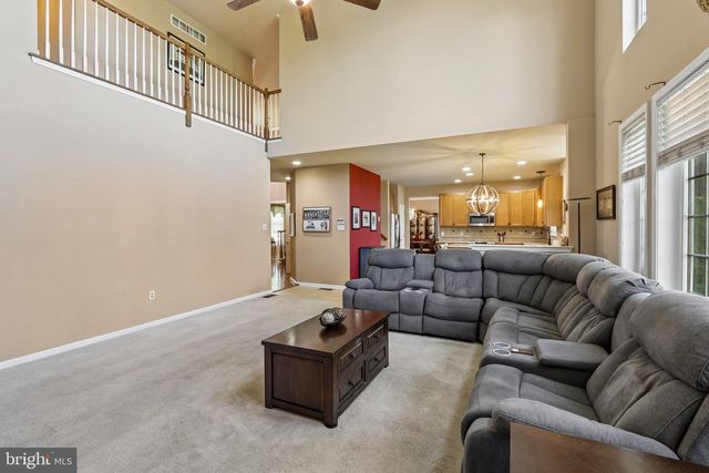1406 MEADOW VIEW LN, Collegeville, PA 19426