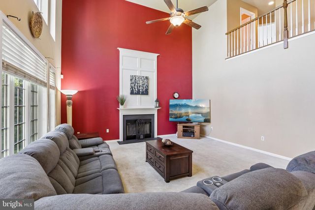 1406 MEADOW VIEW LN, Collegeville, PA 19426