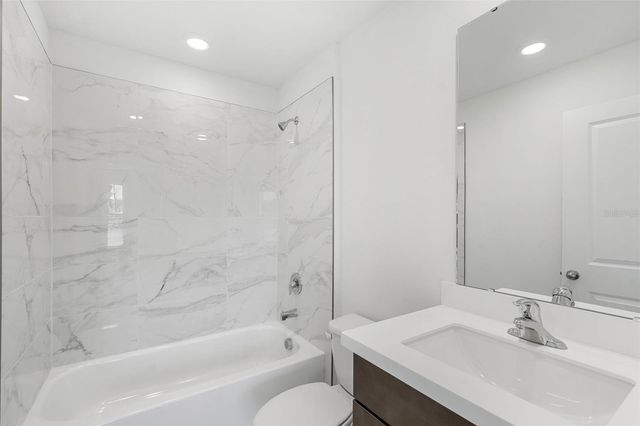 810 EMERALD GROVE DRIVE, Apopka, FL 32703