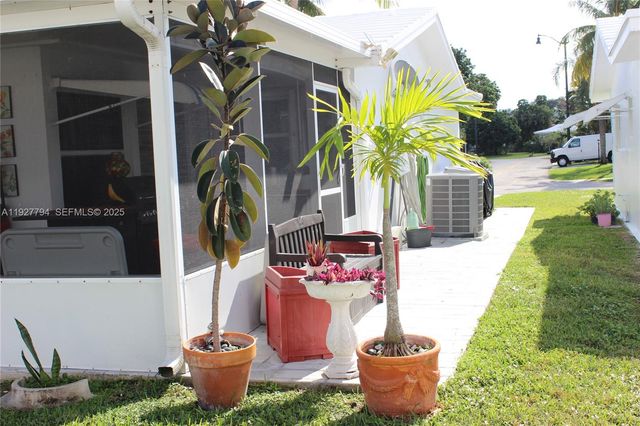 231 Leisure Blvd, Pompano Beach, FL 33064