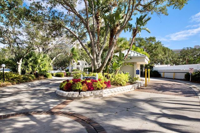 1324 PASADENA AVENUE S 204, South Pasadena, FL 33707
