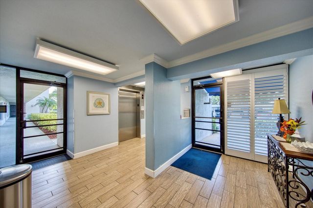 1324 PASADENA AVENUE S 204, South Pasadena, FL 33707