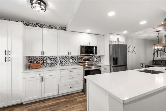 1324 PASADENA AVENUE S 204, South Pasadena, FL 33707