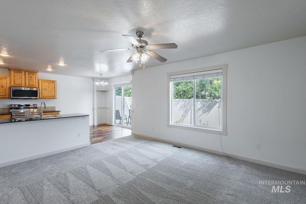1100 S Barberry Pl, Nampa, ID 83686 photo 4