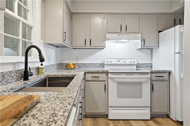 102 Rosaire Place NW, Atlanta, GA 30327