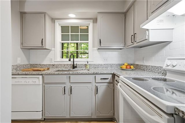 102 Rosaire Place NW, Atlanta, GA 30327