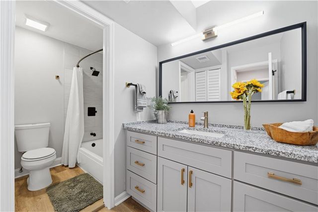 102 Rosaire Place NW, Atlanta, GA 30327