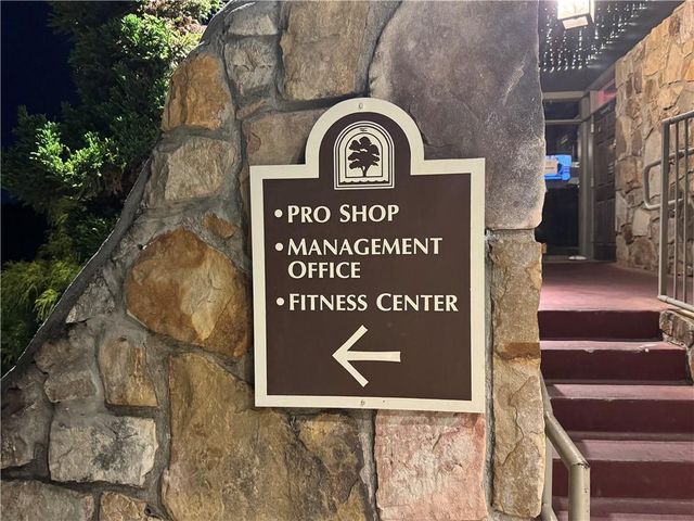 102 Rosaire Place NW, Atlanta, GA 30327